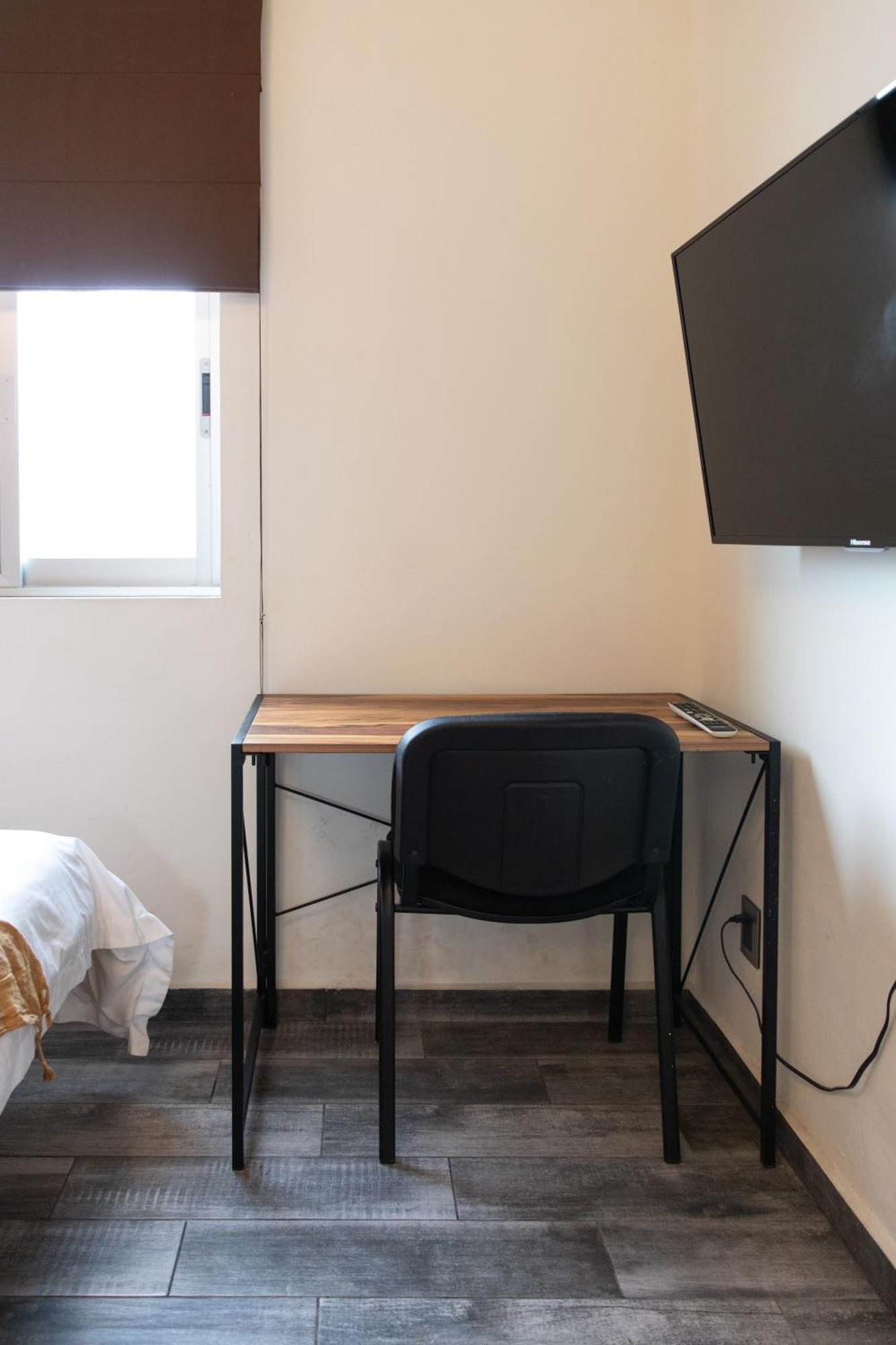 Encantador Estudio Privado Con Bano Y Kitchenette *