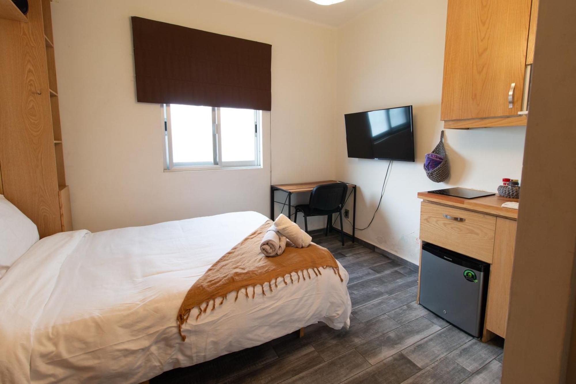 Encantador Estudio Privado Con Bano Y Kitchenette *